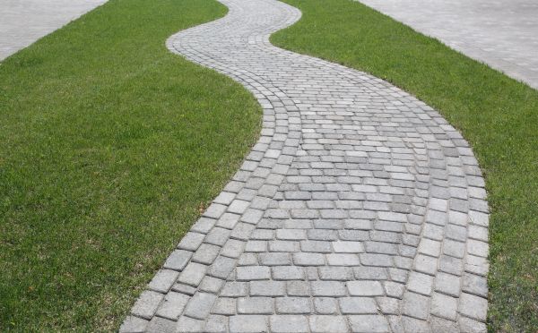 Cost of Walkway Paving in Stamford